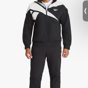 Reebok Men's Black and White SET TRACK Windbreaker